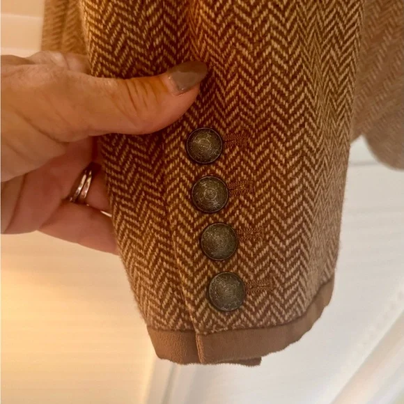 Dubarry of Ireland Tan Herringbone Blazer - Picture 4 of 9